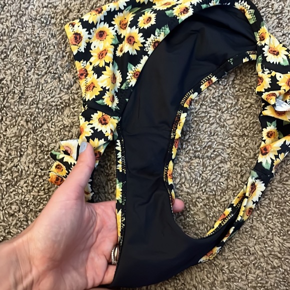 Sunflower Swim Suit 🌻 - Picture 4 of 6